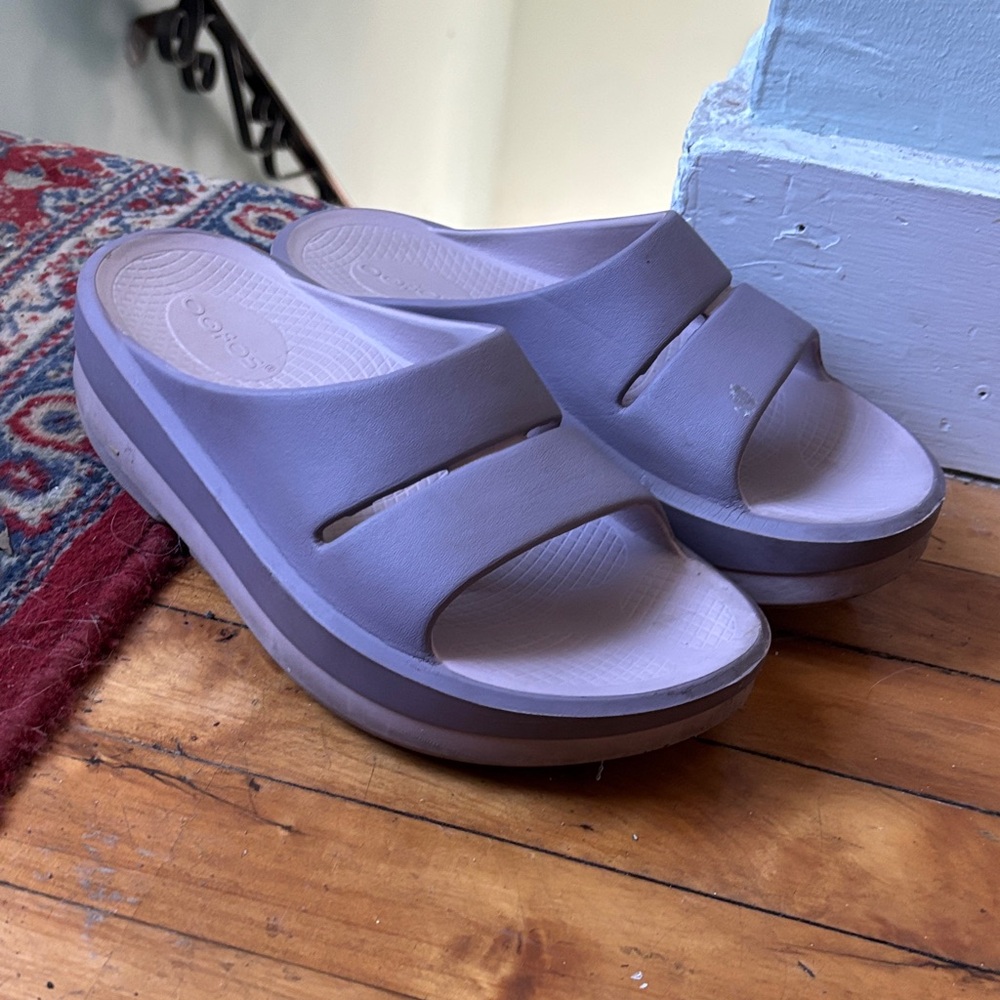 Lightly worn platform oofos